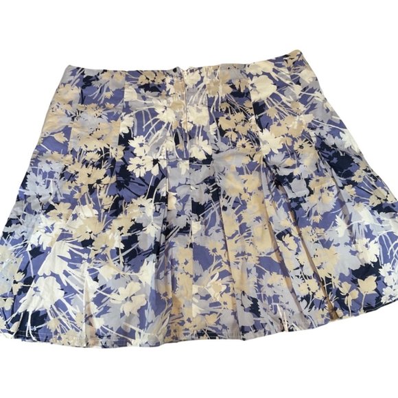 *Host Pick* Ladies Sz 14P - Blue/White/Navy Floral Print Pleated Skirt - Picture 1 of 2